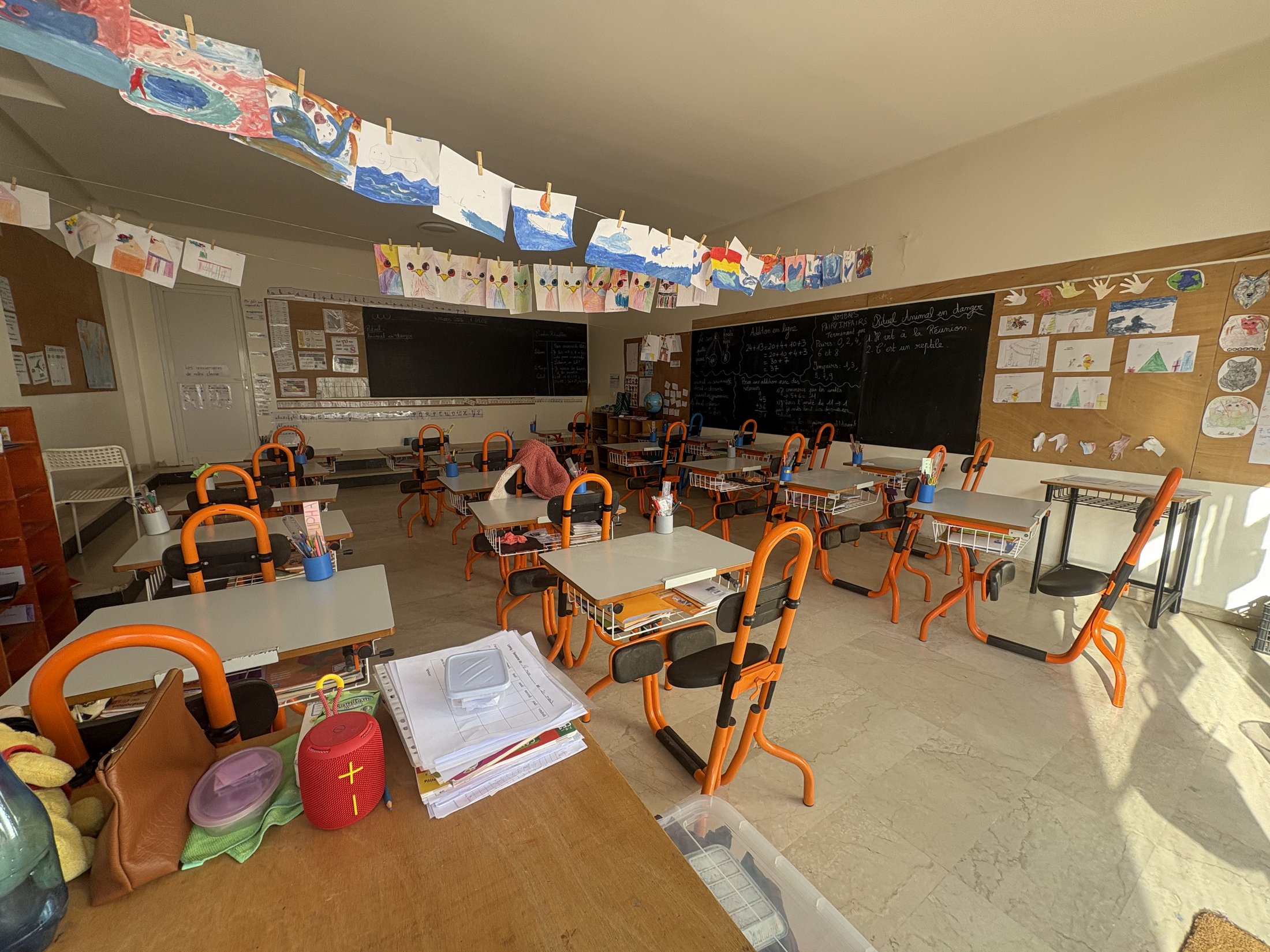 Élèves en classe, projet journal de l'école Le P'tit Prince